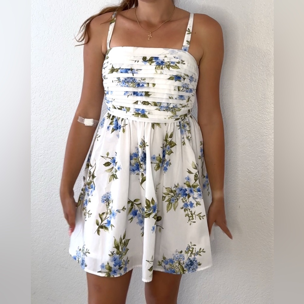 CUTE dress with elastic band on the back